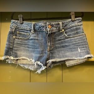 AMERICAN EAGLE Blue denim Cut Off Shorts Women’s Size 10